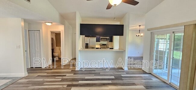 Photo - 541 Moccasin Ct House