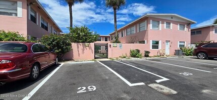 Building Photo - 412 Monroe Ave