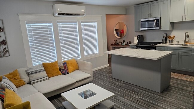 Building Photo - 4319A Central Ave