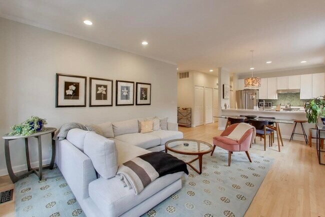 Foto del edificio - 1725 N Mohawk St