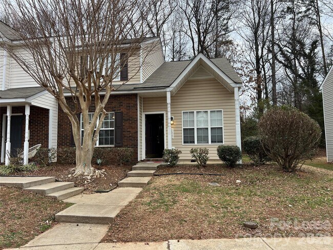 Foto del edificio - 7667 Petrea Ln