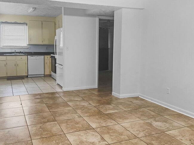 Foto del edificio - 115 Twin Lakes Dr