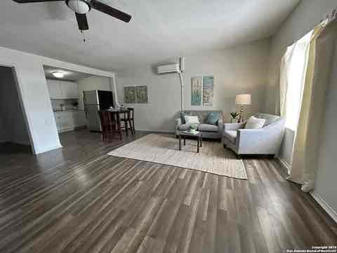 Building Photo - 5415 Buena Vista St