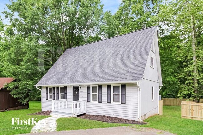 Foto del edificio - 5009 Pinewood Ct