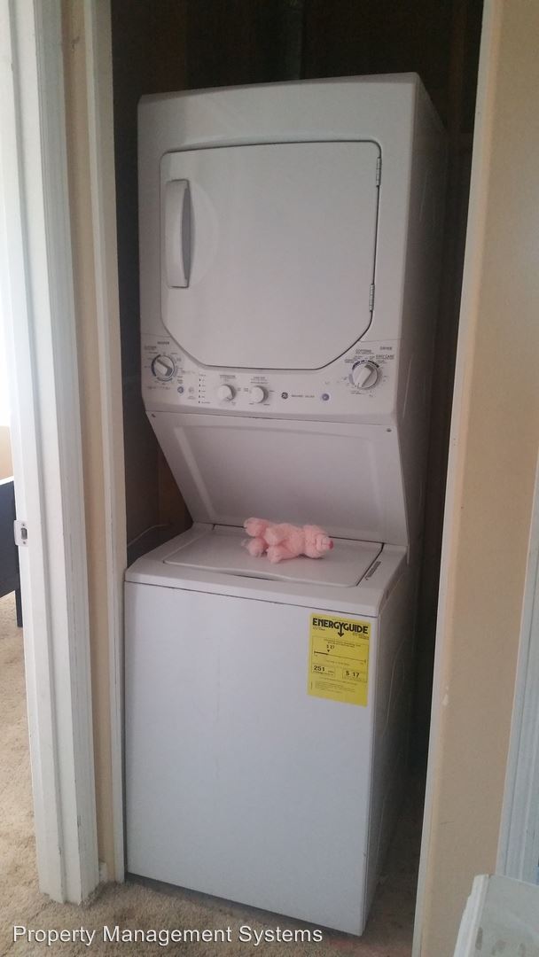 Building Photo - 855 SW 170th Ave