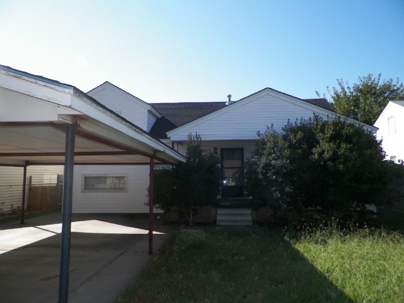 Primary Photo - 3 bedroom home in North West Lawton