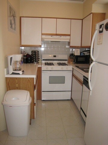 Building Photo - 561 Deerfield Rd