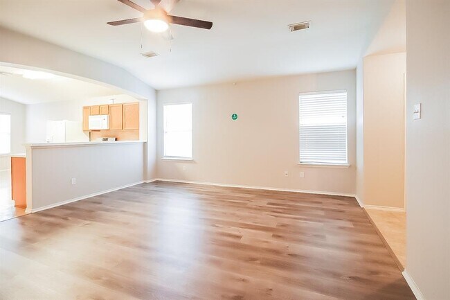 Building Photo - 8719 Sunset Pond Dr