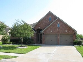 Building Photo - 14104 Green Thicket Dr