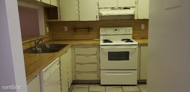 Building Photo - 107 Fontainebleau Blvd
