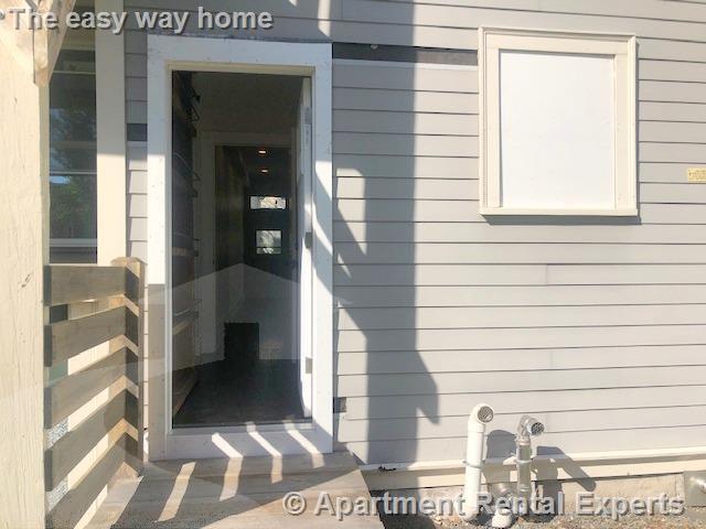 Building Photo - 77 Kinnaird St