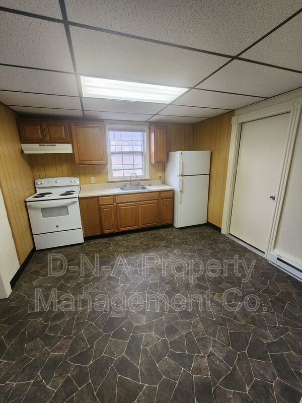 Building Photo - 631 Kunkletown Rd