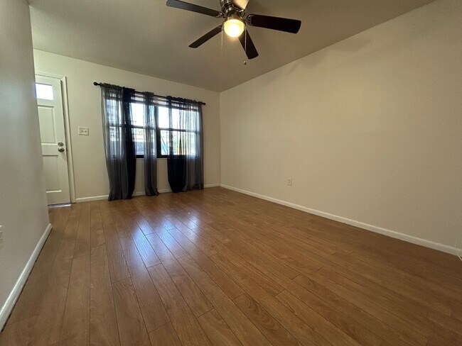 Foto del edificio - 710 Ave C SW