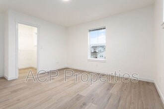 Building Photo - 2286 Brome St