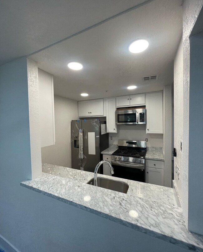 Building Photo - 1801 Marshall Rd