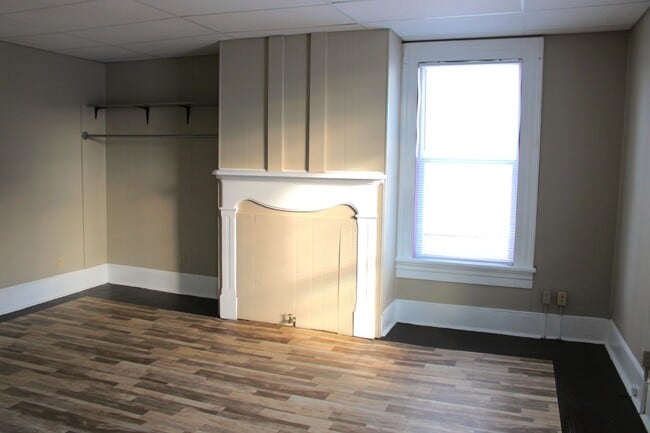 Building Photo - 975 Church St