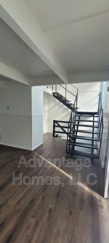 Building Photo - 832 N 70th St