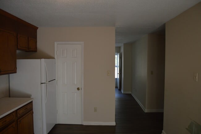 Building Photo - 311 Vance St