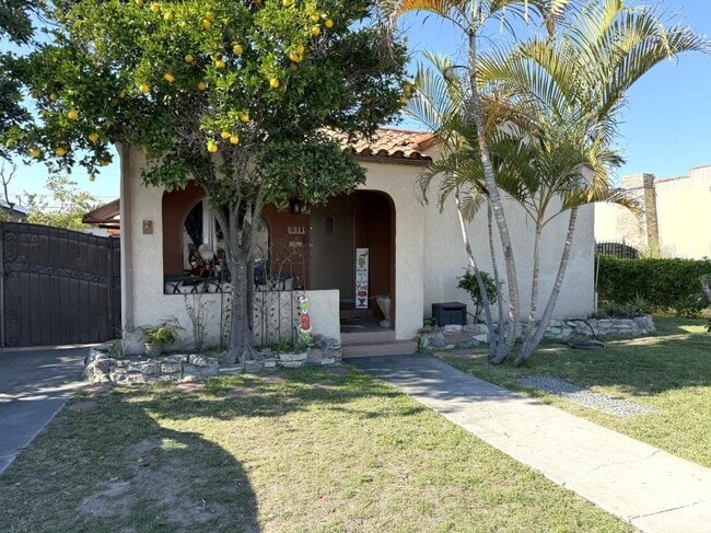 Photo - 6311 Heliotrope Ave House