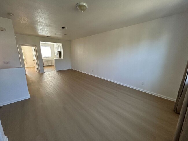 Foto del edificio - Modern 4-Bed, 4-Bath Townhome in Richmond’...