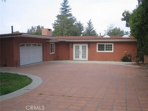 Building Photo - 5325 La Forest Dr