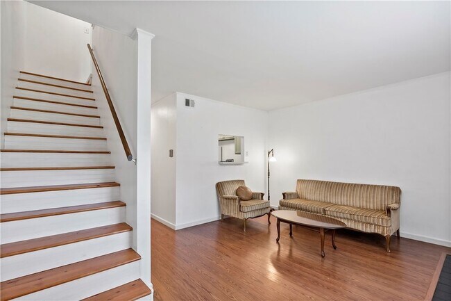 Foto del edificio - 1900 Dartmouth St