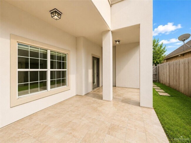 Foto del edificio - 4704 Datepalm Ave