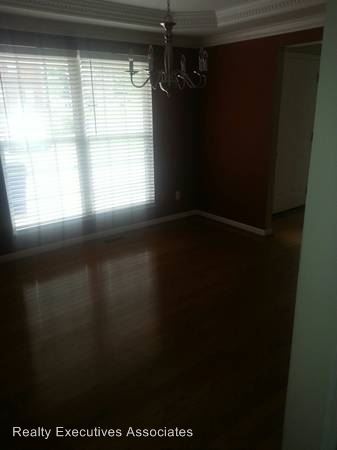 Building Photo - 7721 Gilmore Ln