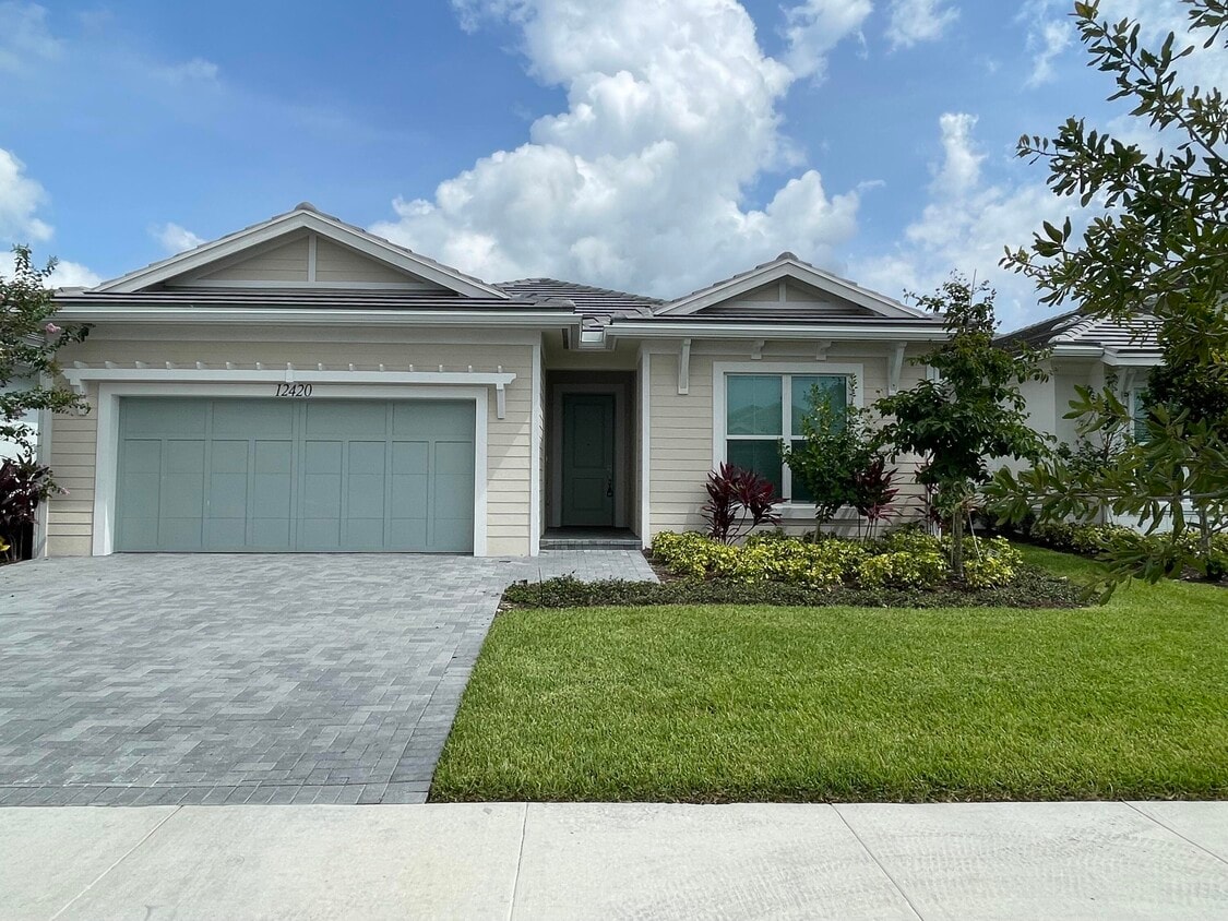 Primary Photo - 12420 Nautilus Cir