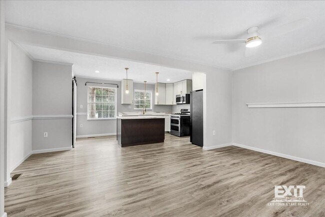 Foto del edificio - Welcome To This Smart 3 Bedroom, 1.5 Bath ...