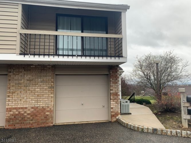 Foto principal - 74 Overlook Dr