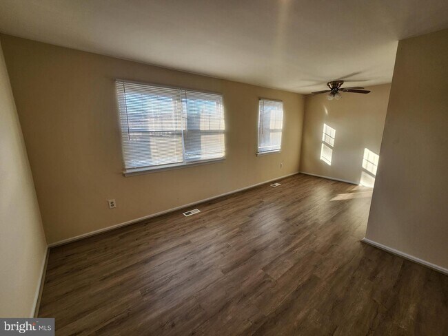 Building Photo - 13079 Cardella Pl