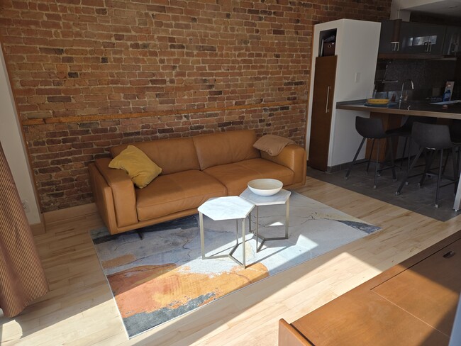 Building Photo - 4554 Rue Chabot