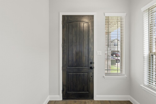 Foto del edificio - 2702 Woodland Ct