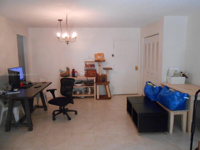 Foto del edificio - 9020 NE 8th Ave