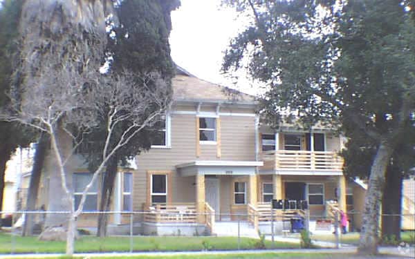 Building Photo - 999 N Mountain View Ave