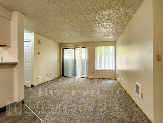 Building Photo - 4868 SW MURRAY BLVD