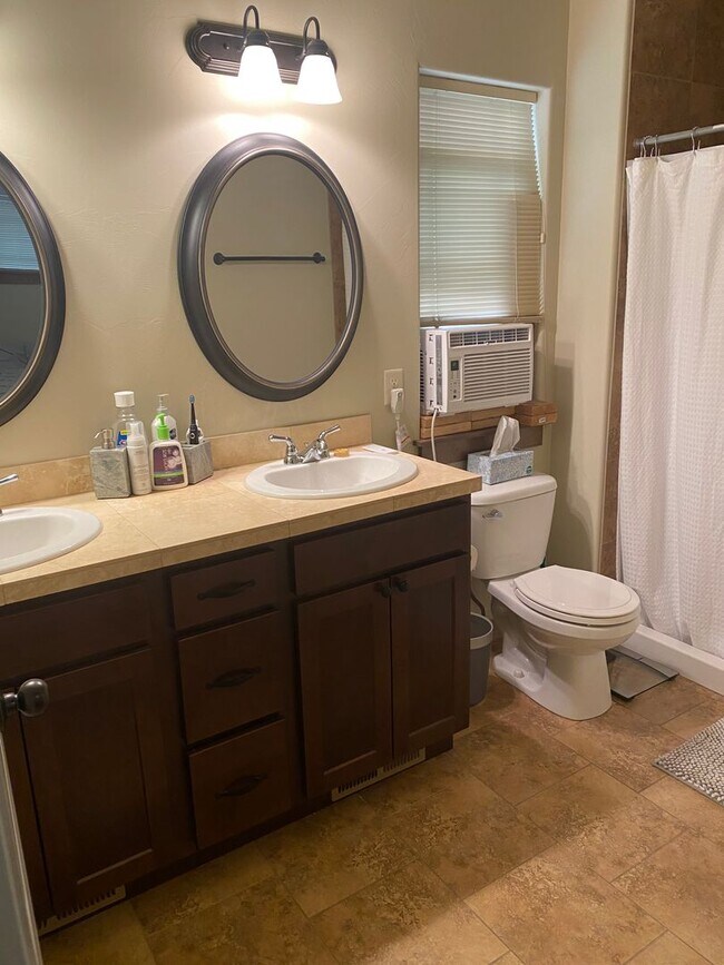 Foto del edificio - 3 Bed 2 Bath home in Bozeman