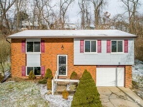 Building Photo - 198 Colonial Village Dr