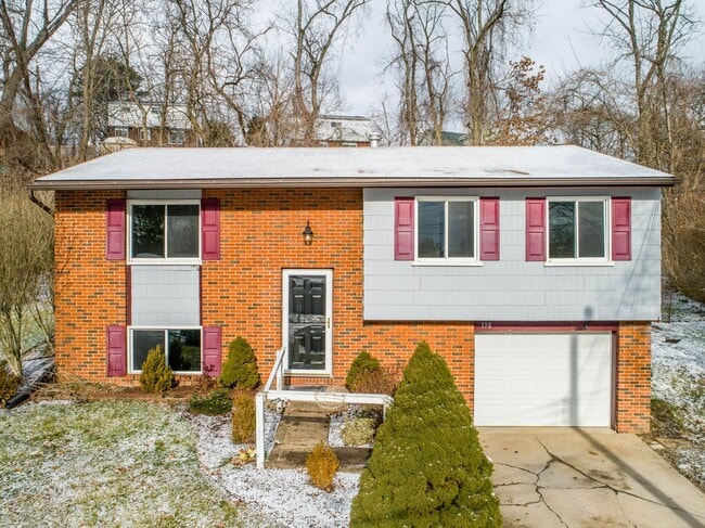AVAILABLE OCT 1ST!! BEAUTIFUL 4 BEDROOM IN... - AVAILABLE OCT 1ST!! BEAUTIFUL 4 BEDROOM IN... House