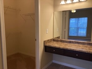 Interior Photo - MAA Riverchase