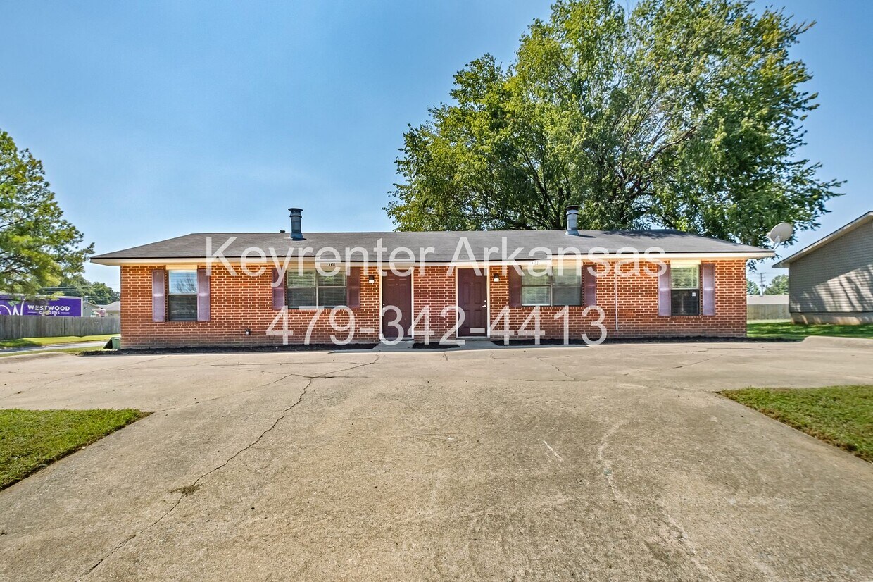 Newly Renovated Duplex in West Fayetteville! - Newly Renovated Duplex in West Fayetteville!