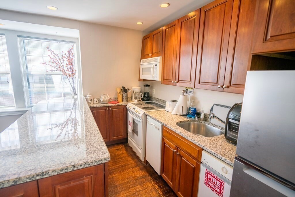 Foto principal - 55 West Cedar St