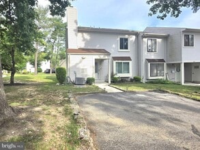 Building Photo - 251 Fir Tree Ct