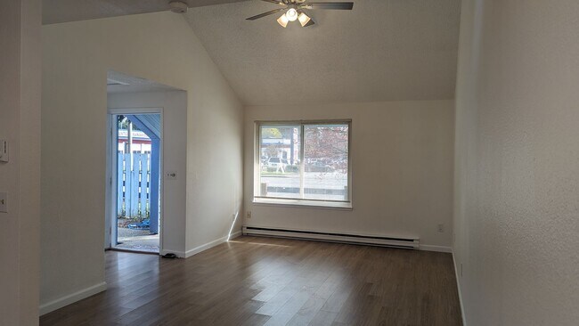 Building Photo - 4300 NE Sunset Blvd #A3