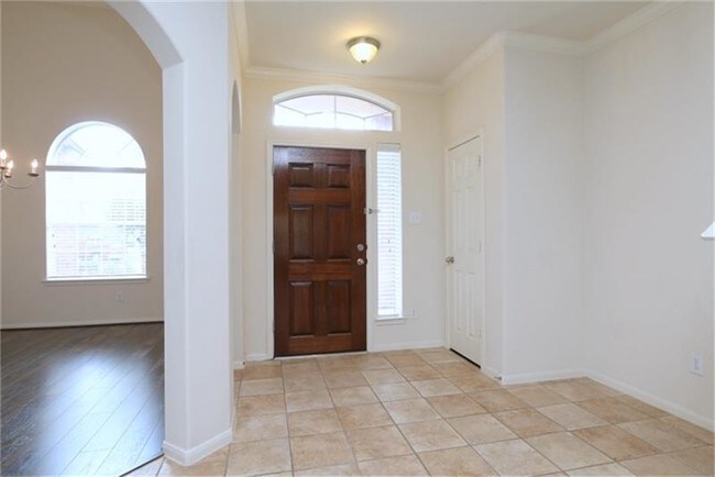 Building Photo - 3010 Lemmingham Dr