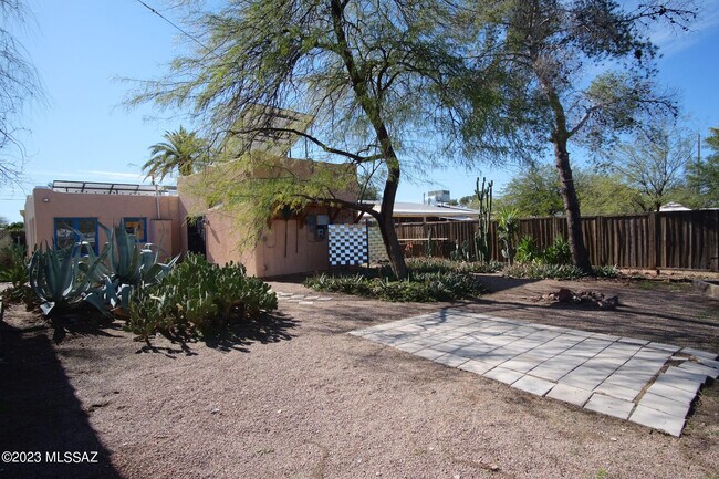 Building Photo - 3525 E Elida St