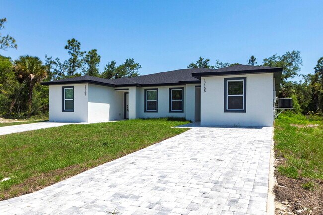 Building Photo - BRAND NEW Construction, 3 bed / 2 bath Ren...