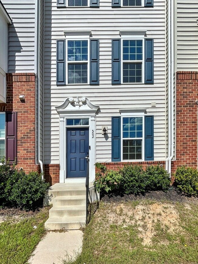 Building Photo - 502 River Crest Way