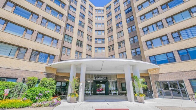 Foto del edificio - 101 S Raleigh Ave